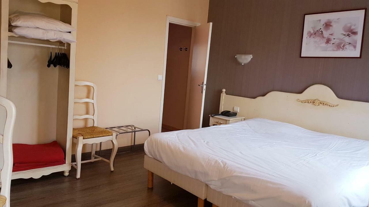 Hotel Au Lion D'Or Nogent-le-Rotrou Bagian luar foto