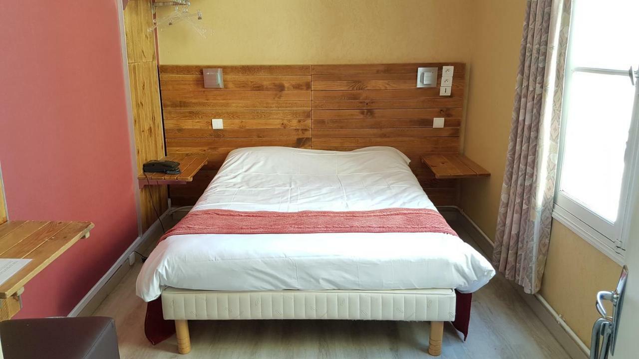 Hotel Au Lion D'Or Nogent-le-Rotrou Bagian luar foto
