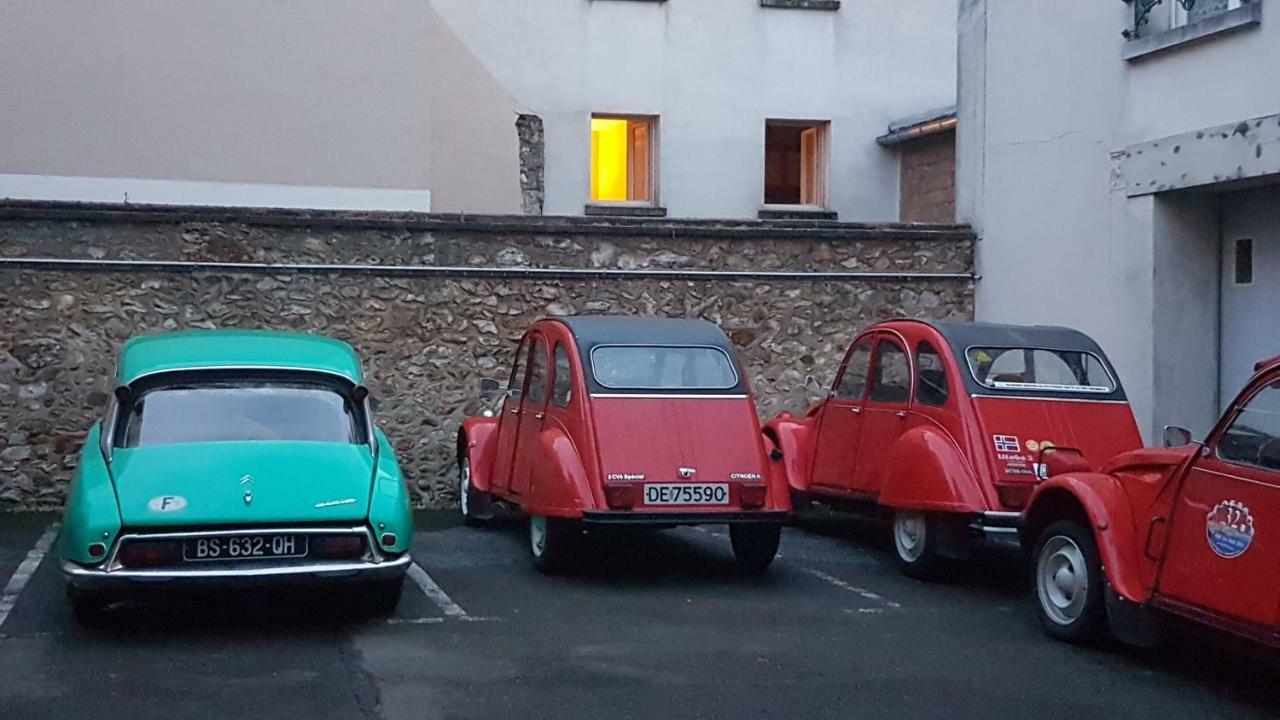 Hotel Au Lion D'Or Nogent-le-Rotrou Bagian luar foto