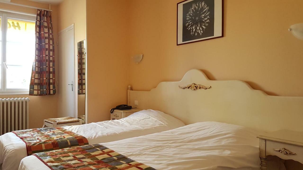 Hotel Au Lion D'Or Nogent-le-Rotrou Ruang foto